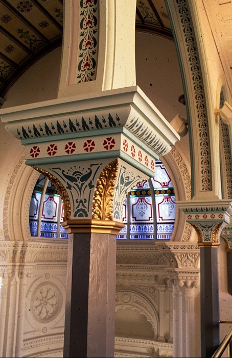 Former synagogue, column detail