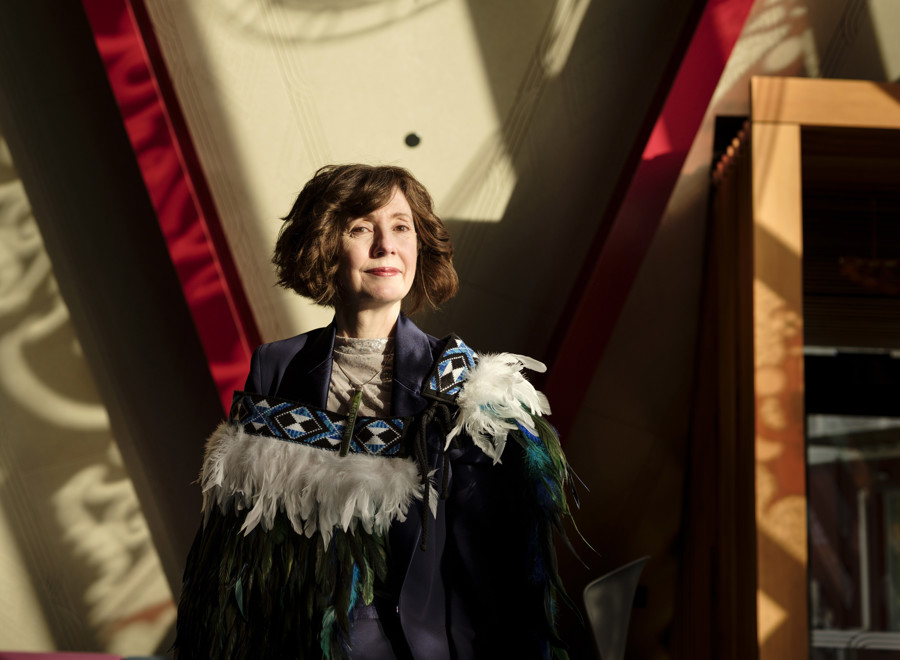 Nzia Deidre Brown 8159 Webtiles