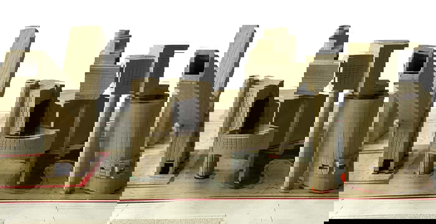 03 Maggie Hubert Model Web Banner